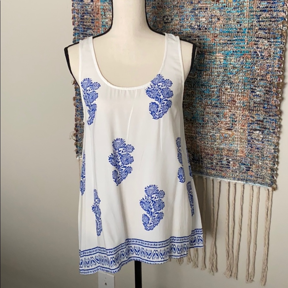 Karlie Blue/Cream sleeveless tank 🦋